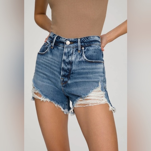 Good American Bombshell Cutoff Denim Shorts in Blue646 Plus Size 26 - Picture 5 of 8